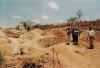 foto tanzania scavi cielo aperto.JPG (11830 byte)